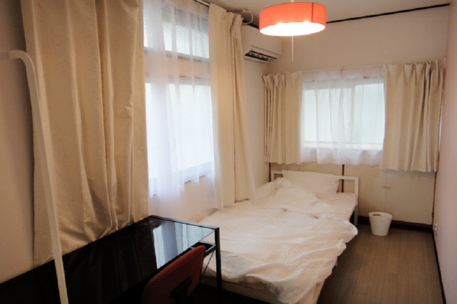 Create_GH's tweet image. 住みたい街ランキングでは常に上位の「＃西荻窪」にある　＃女性専用物件　2室の空きが出ました

駅から3分、駅前には24時間営業のスーパーがある

中央線に住みたい、けど人込みが激しい吉祥寺や荻窪はちょっと。。。と思うならより穏やかな隣駅の西荻窪を、是非一度ご見学下さい🥰

#寝具一式付き