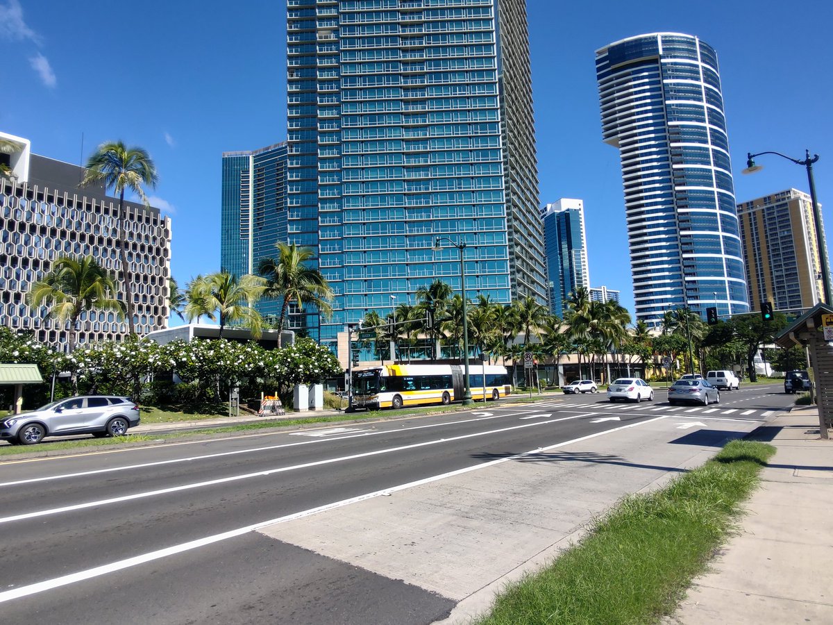 harrycovair's tweet photo. #Honolulu #Hawaii #Marathon #HonoluluMarathon #HonoluluMarathon2023 #twentysixpointtwo Sunday 10Dec2023 0500 hrs, it's going to be a warm day! Pics from Saturday afternoon @ #AlaMoana #AlaMoanaPark #Ganbate https://t.co/GdXDWq39eV