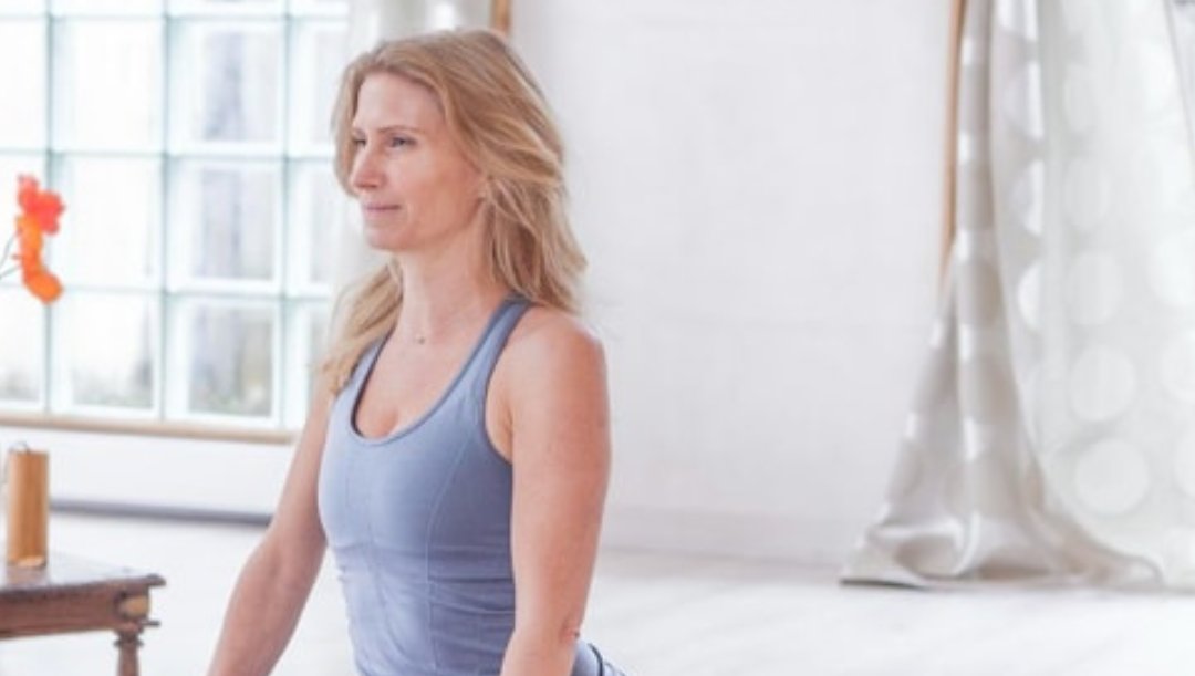 YogaEasy tweet media