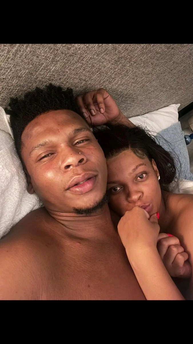 MtsheposSA's tweet photo. You never really know a man until you fall pregnant for him π€πΎπ
Fortunate is allegedly currently cheating on Simphiwe and told her he's not ready for commitment after impregnating her and 4 years of them together π³ https://t.co/SFBKhi0yl5