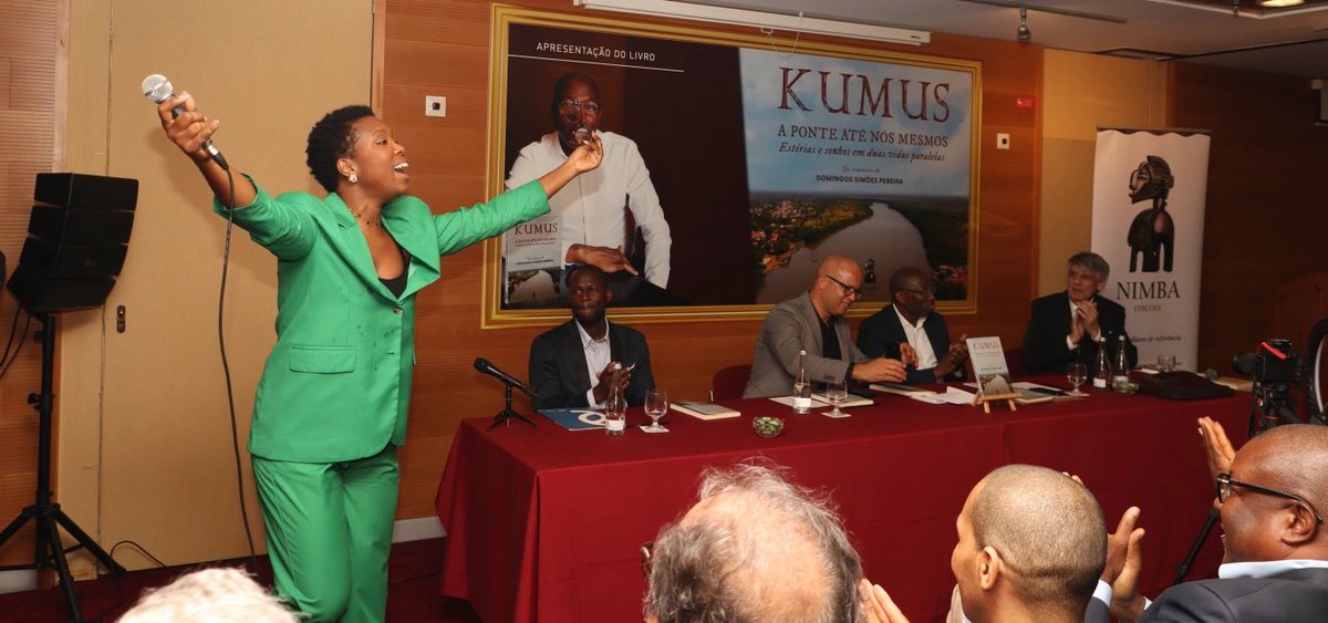 simoes21167's tweet photo. “Kumus – A ponte até nós mesmos: Estória e sonhos em duas vidas paralelas”
#Kumus
#DSP
#GuineBissau
#LivrariaSistemaSolar https://t.co/ZFiBk7j1GG