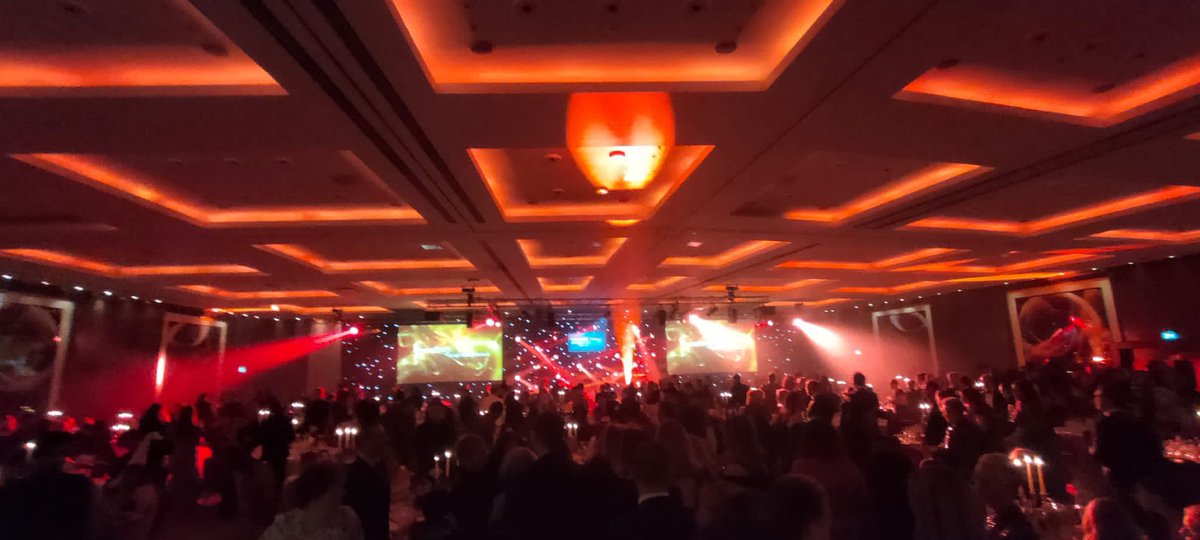 todaysmediauk's tweet image. Cracking evening at the @LexisNexisUK  #FamilyLawAwards, especially as we were on the ‘Family Law Firm of the Year’ awards #WinnersTable

Congrats @SolicitorsLLP, well deserved. 🥂 

Extended congrats to all those who participated and took awards back to the office today! 🏆