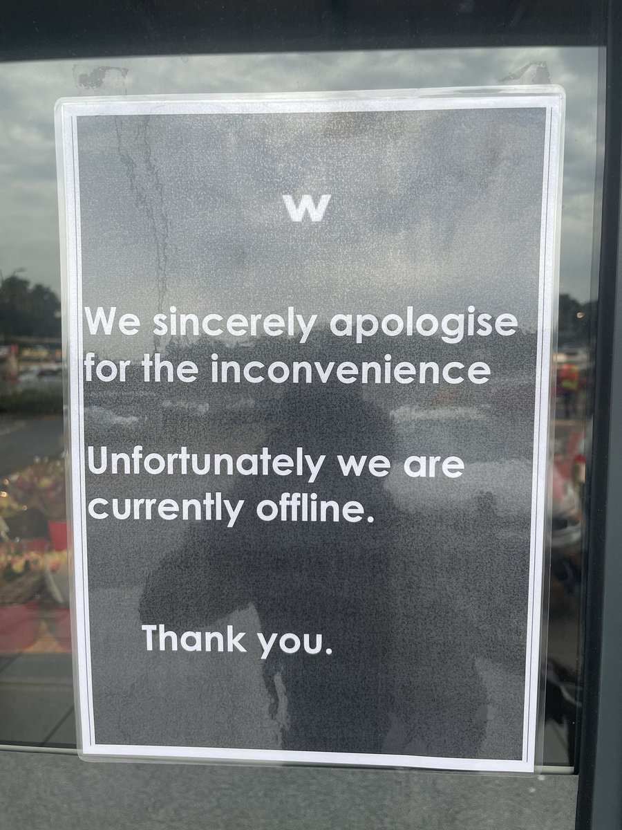 MikeDanielsZA's tweet image. Woolworths ayisafani! Now the household executives are upset because they can’t buy their favourite Tiramisu desserts. #SystemOffline