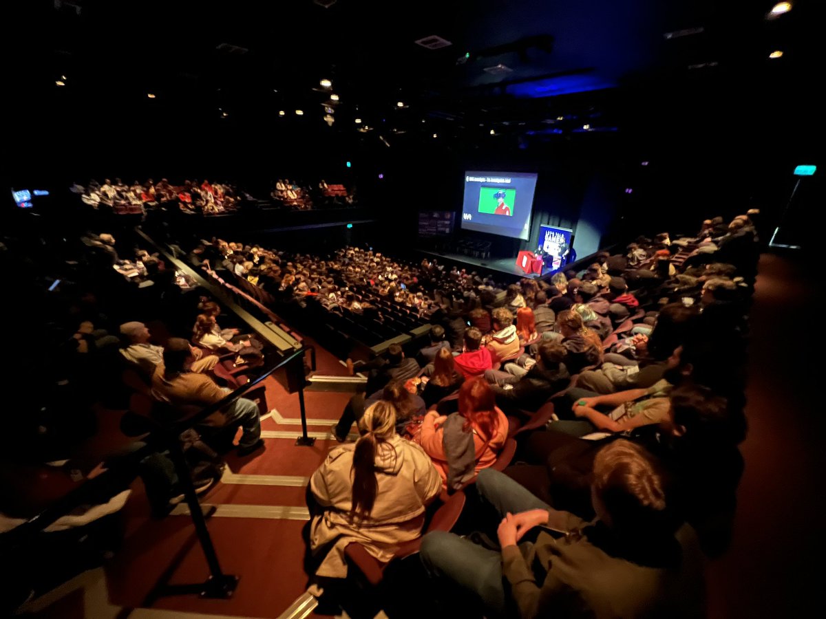 Prof. Chris Headleand tweet media