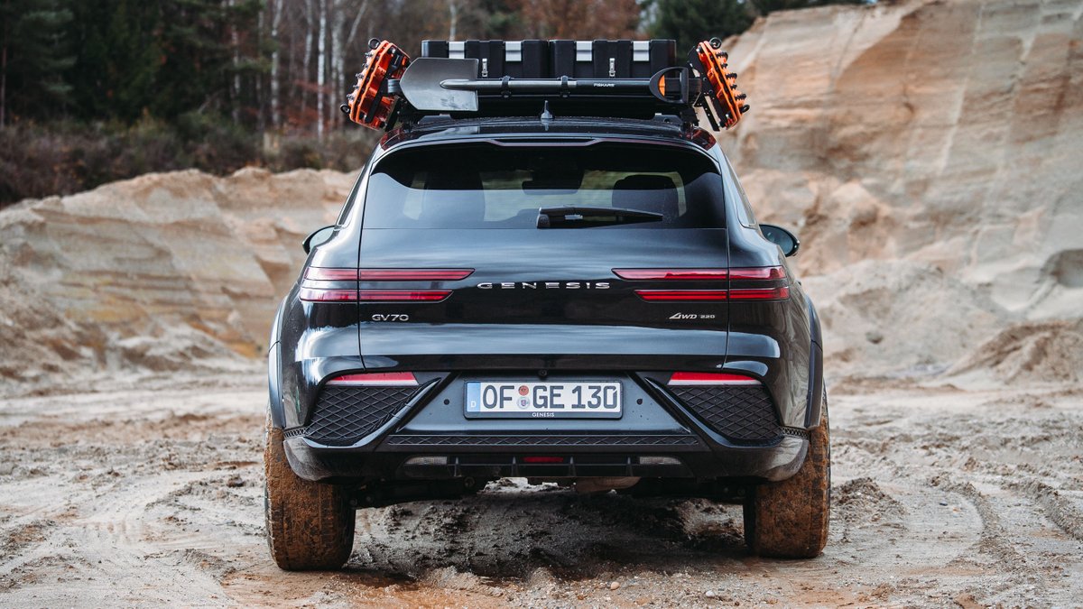 🌟 Genesis partners with Delta Geländesport for the 'Project Overland' GV70! This modified gem adds Baja Style fog lights, raised body, and 18" Classic B alloys, elevating the mature SUV's style! #GenesisGV70 #ProjectOverland #OffRoadStyle 🚙💥