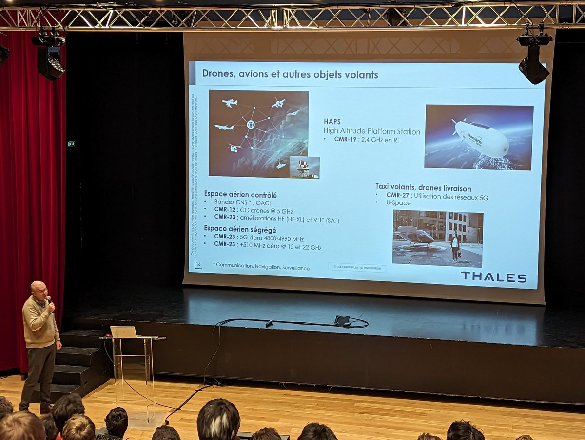 deRLacerda's tweet photo. Lancement de la ST2 "Systèmes de communication" @centralesupelec avec une riche presentation sur les enjeux électromagnétiques dans les domaines Aérospatiale et Militaire. https://t.co/EUazi8onOy
