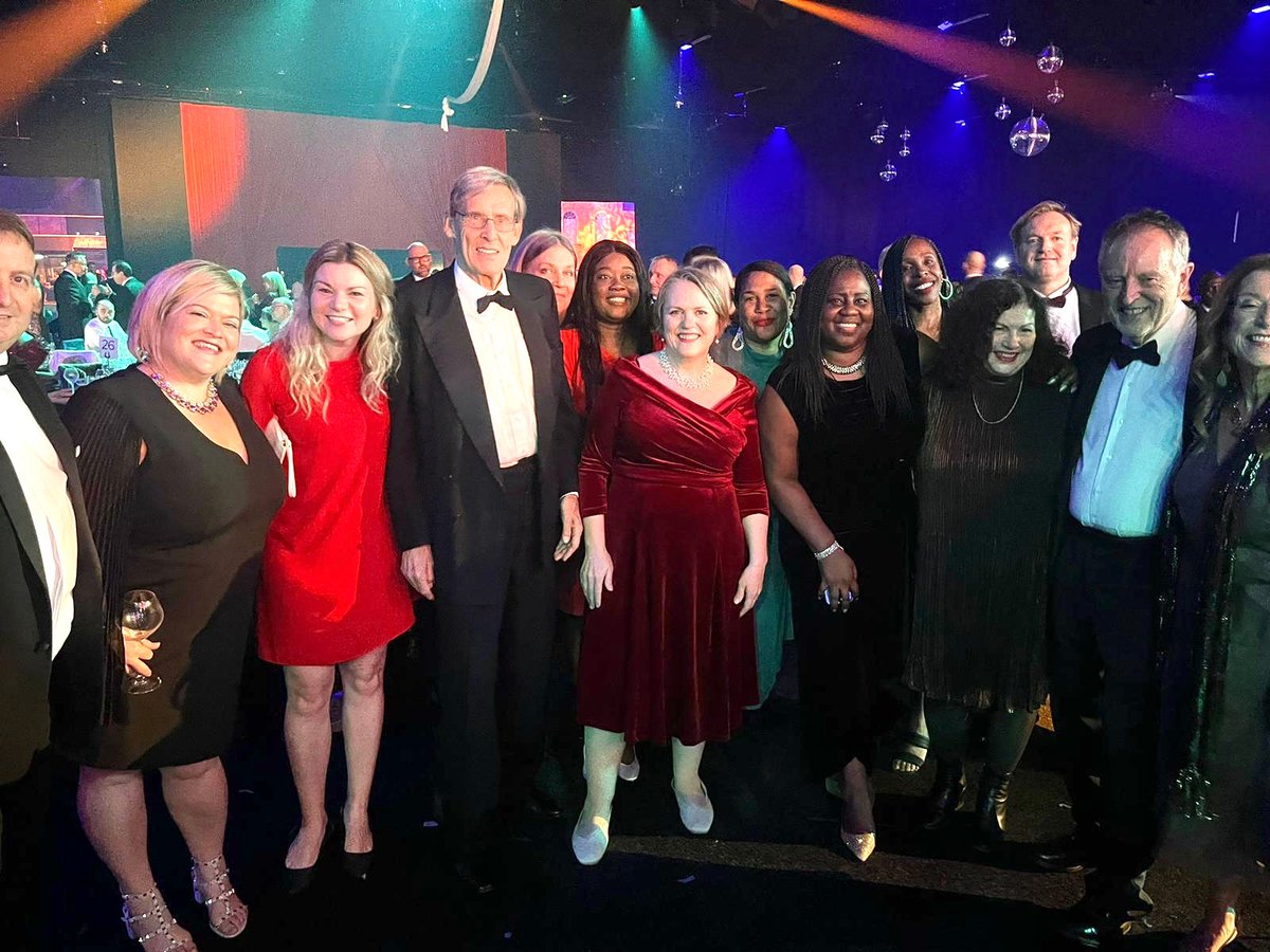 It was a wonderful evening at @BatterseaBall on Friday 🎊 Thank you to the Chair, organising Committee & everyone involved for organising the Ball which raises money for the @BCPP2 Battersea Summer Scheme & many other brilliant projects for young people in #Battersea