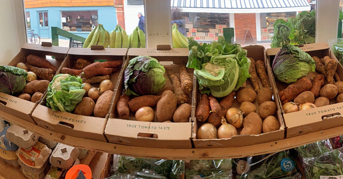 £5 VEG BOX 😁

Due to very popular demand, I will be making sure there are now a few of my £5 veg boxes ready made to purchase each day! 👍

What you get….

1kg local potatoes 
400g white onions
400g local parsnips
400g local carrots
1 local cauliflower OR 1 local cabbage 
😊