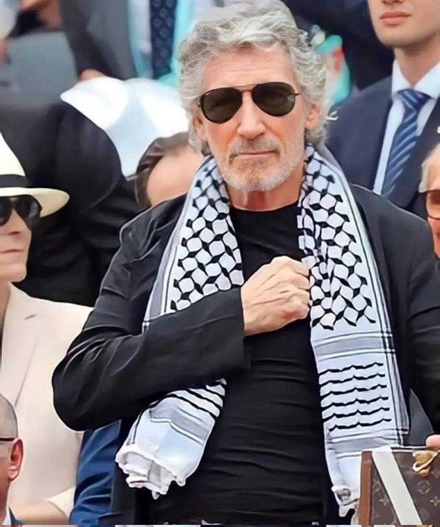 Rams28floyd's tweet photo. Roger Waters ha logrado exhibir el acoso, el poder, la censura y las arbitrariedades de la comunidad judia en cualquier parte del mundo.
Sin importar si es en Alemania, en Israel, en Ucrania, en Uruguay, en Argentina, en EUA, en México, etc.

#ResisteALaCensura #PalestinaLibre https://t.co/ev4K7ohIWm