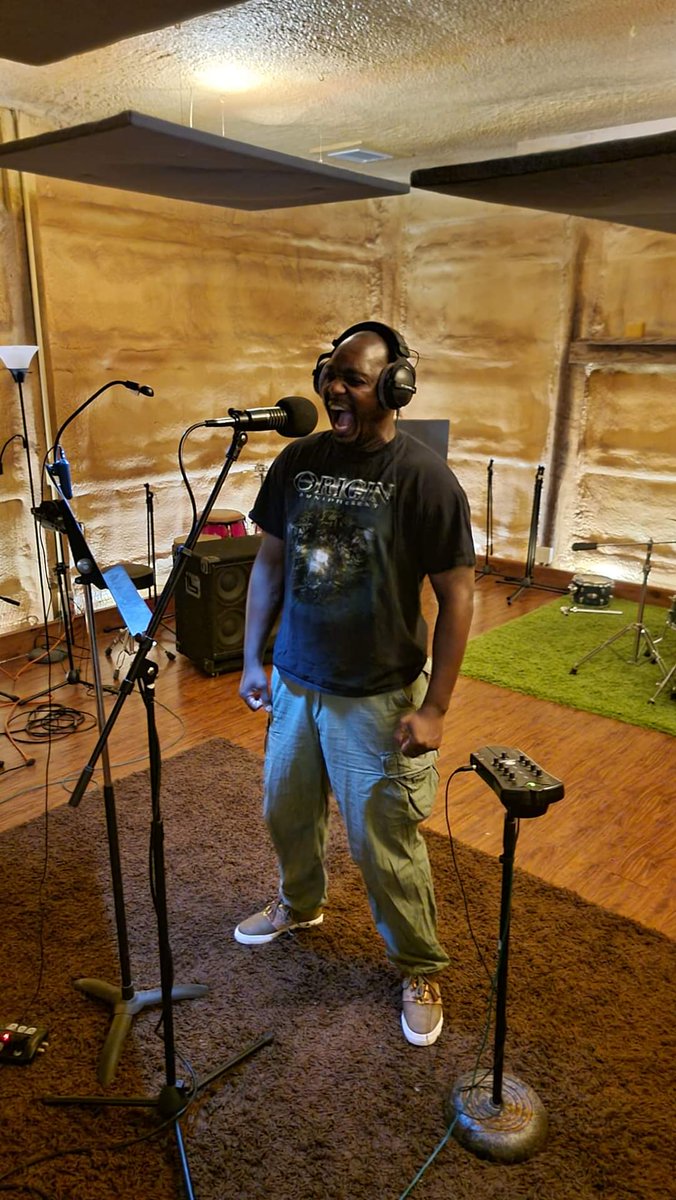 VThrust's tweet image. Recording of vocals at  Farmadelica Sound going brutal so far, just the way we love it. You gonna love this album,  wait and wait and wait, IS WORTH IT! 
@HowardMerlin @JasonBanning @IRMCFlorida  @OverthrustM @Farmadelica