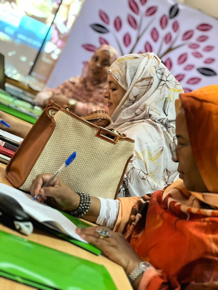 A l’occasion de la commémoration des 16 jours d’activisme contre les VBG, l’Observatoire de l’Egalité de Genre (OEG), en collaboration avec le PNUD Mauritanie,  a organisé une table ronde sur les VBG au milieu universitaire. Un riche débat avec des recommendations solides .