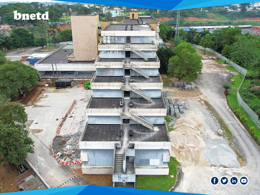 BNETD_CI's tweet photo. Le Saviez-vous?

L’hôtel #Sebroko, occupé précédemment par l’#ONUCI est en réhabilitation. Les bureaux seront rénovés et des locaux et gaines techniques seront créés dans ce bâtiment R+6 doté d’un sous-sol. https://t.co/J7BDlYaq64
