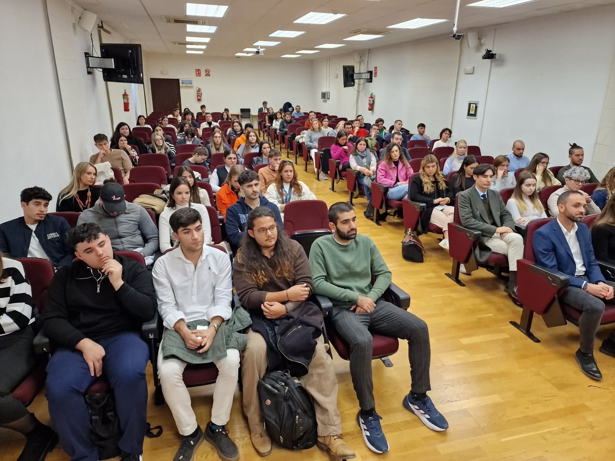 UCAM Universidad tweet media