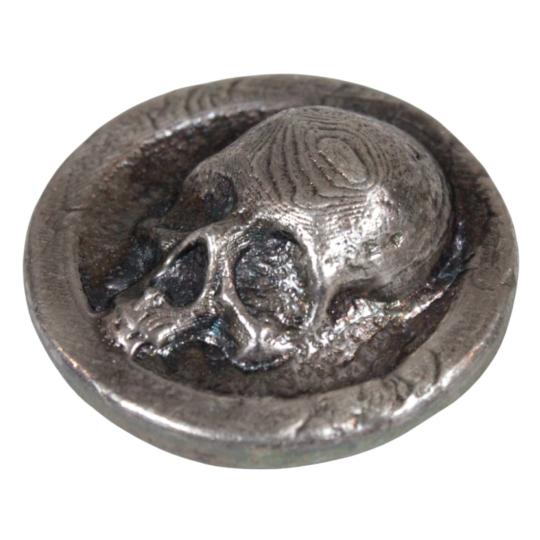 silverpunkpour's tweet photo. 45mm Skull round antiqued toned finished
Hand poured fine silver art bullion and other stuff
#silverbullion #handpouredsilver #silver #bars #silversqueeze #silverstackers #stacking #silverart #art #3dart #silversmithing #preciousmetal #art #bullion #skull #bar #bullionbar https://t.co/8D4gLhHcFM