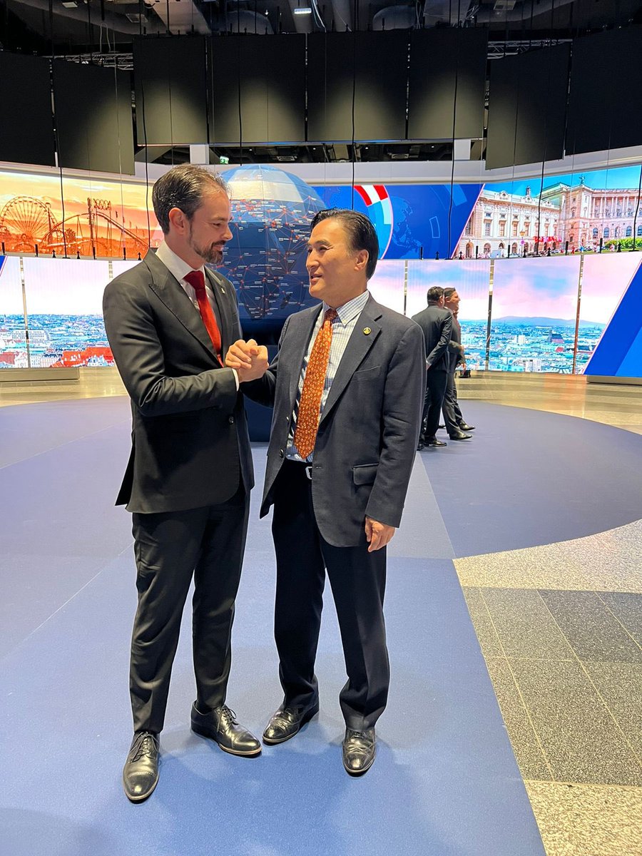 ValdecyUrquiza's tweet photo. 🇰🇷 In 2018, #INTERPOLgeneralAssembly elected Kim Jong Yang as #INTERPOL #President - great to see him in #Vienna!! https://t.co/A7hlb1311I