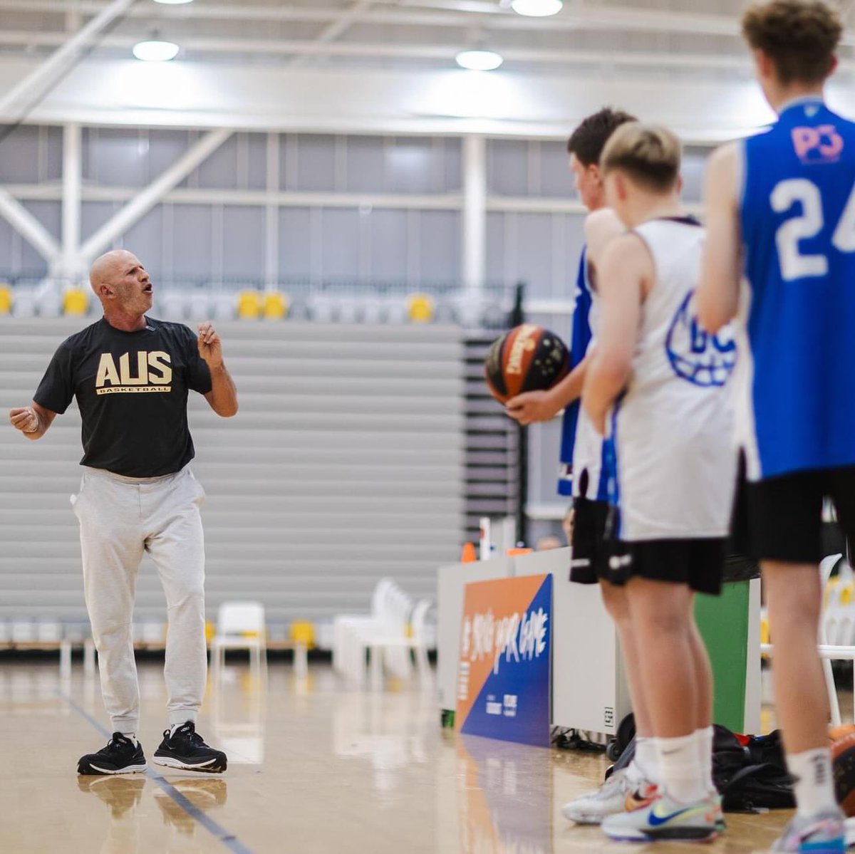 You don’t see this every day! 👀 

Sandy and Goorj came together to drop some coaching gems on the GC this week at the School Champs.

#WeAreBasketball #ASC23