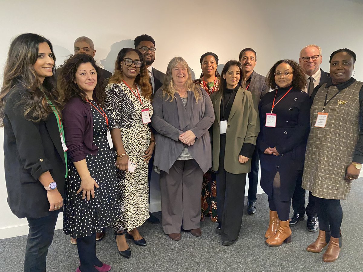 An exciting morning, with the second cohort of Pathway to Board graduating from the programme. Thank you to @CHCymru for hosting, @JulieJamesMS for presenting certificates, and @_Centrus for sponsoring. More about the project here: bit.ly/40UEj8N