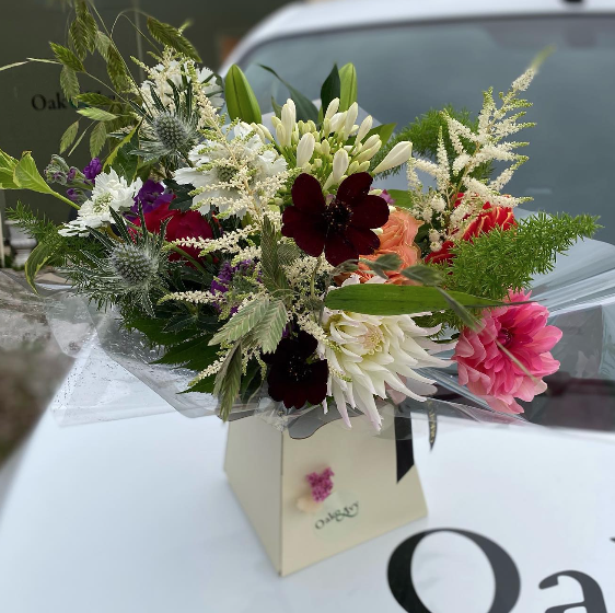 LP_TheFarm's tweet image. 💐 Meet the Supplier 🌹

The wonderful @oakandivyflorists will be with us on Saturday with some beautiful festive arrangements, wreaths and table decorations. 
Make sure you come along, 9:30 -2:30 pm
.
.
.
#thefarm #festivemarket #Lovelypubs #christmas