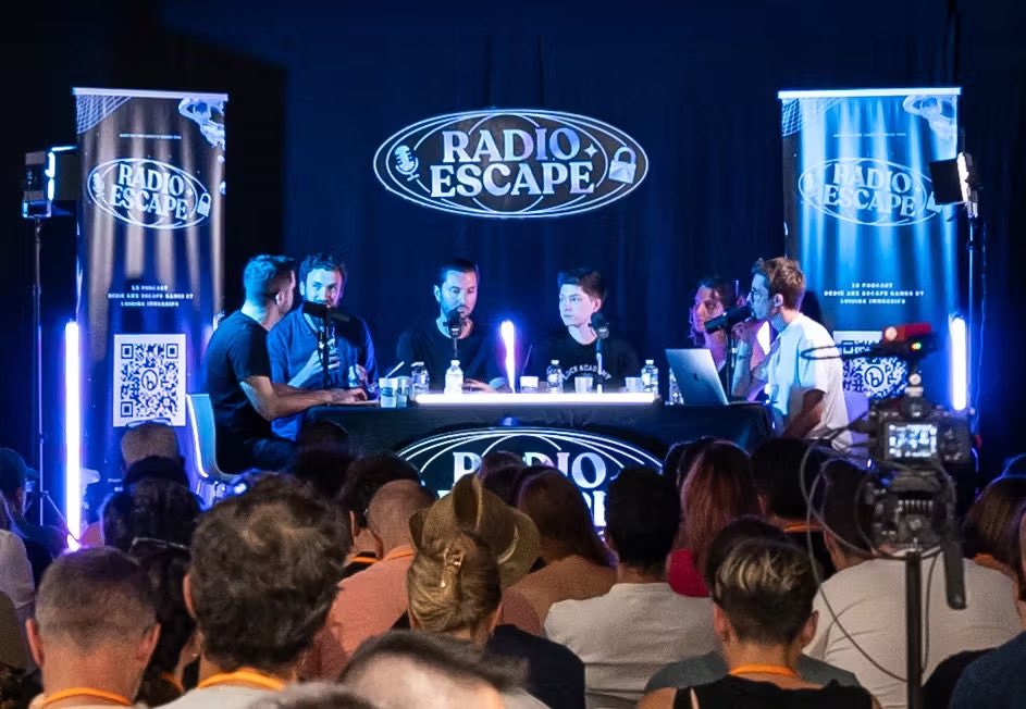 [PODCAST] 🎙️ Dans le cadre du dernier Salon de l'#EscapeGame, <a href="/RadioEscapeFR/">Radio Escape</a> animait trois conférences. La deuxième, sur les nouvelles tendances des loisirs immersifs, est désormais disponible en format audio !

🎧 Bonne écoute ➡️ escapegame.fr/radio-escape-p…