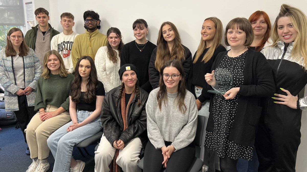 Some of the AWARD-WINNING team of staff and student volunteers at Ukraine Project Cymru! A huge thank you for all the compassion and dedication you put into running the project. 💙💛