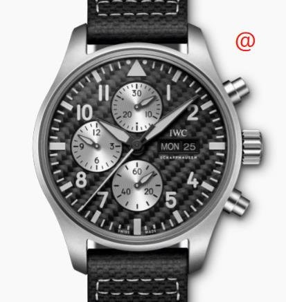 SwissWatch_JP's tweet photo. IWC パイロット・ウォッチ・クロノグラフ AMG
メルセデスAMGとのコラボで得たレーシングテクノロジーを取り入れ、ケースにはGTブラック・シリーズと同じチタン合金を採用。カーボンファイバー製の文字盤が冷静沈着なドイツのスーパースポーツカーのスタイルを強調しています。https://t.co/rdSRSMfgju https://t.co/wMnjROTG3R