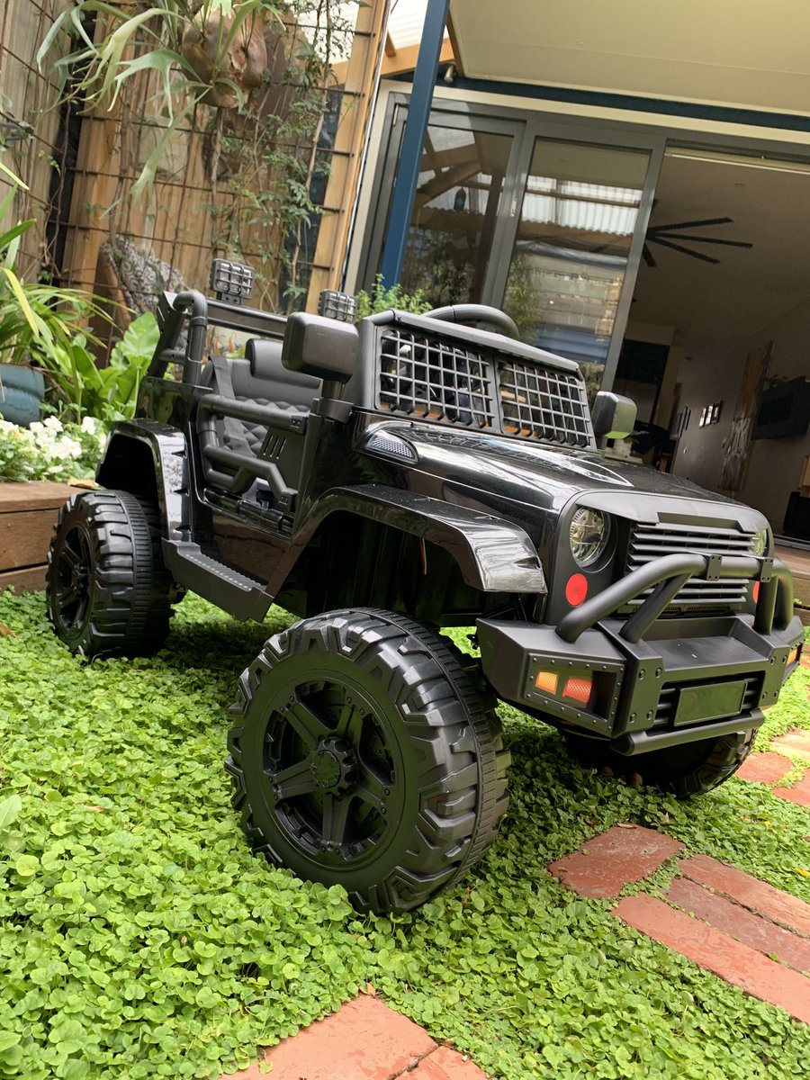 bkhawks70's tweet image. The grandson’s Jeep is assembled and ready for Christmas. #BackyardMechanic @jeep