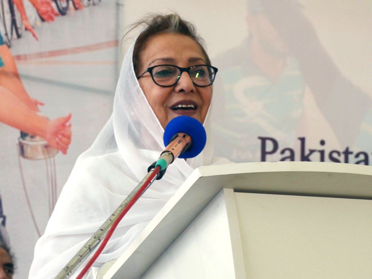 UmairIslamMemon's tweet photo. آج ہم جن کے ساتھ بیٹھے ہیں اللہ کا شکر ہے وہ یہ ڈس ایبلٹی نہیں رکھتے جس کے بعد جنت میں جانا مشکل ہو جائے۔یہاں کشور زہرہ باجی موجود ہیں وہ جو کام اسپیشل ایبلٹی رکھنے والوں کیلئے کر رہی ہیں وہ کسی ڈھکا چھپا نہیں،
@Conv_KMS
@kishwerzehra9

#MQMPakistan https://t.co/IA8C6v3065