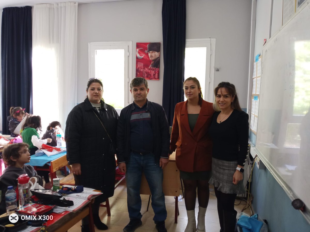 iyipartikartal1's tweet photo. İlçe Başkan Yardımcımız Gülşen Uysal, İYİ’erin, Hayatver Derneği’nin ve Uğur Mumcu Muhtarlığımızın katkılarıyla Hatay/Arsuz Arpaçiftlik İsmet Okan İlk ve Ortaokul’u öğrencilerimize yardımlarınızı ulaştırmıştır. Tüm yardımseverlere yürekten teşekkürler. https://t.co/GffGmy0liT