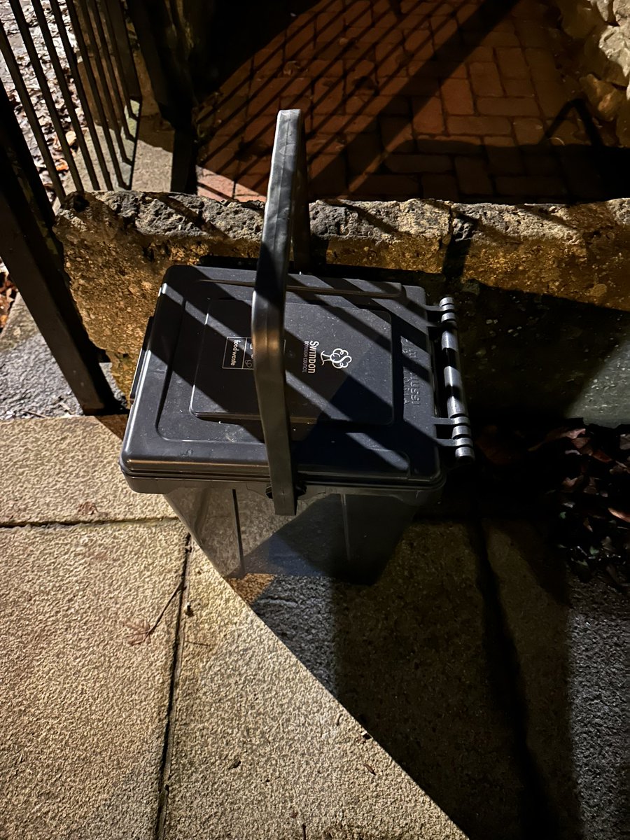 After a lot of meetings and comms briefings on <a href="/SwindonCouncil/">Swindon Borough Council</a>’s new waste collection plans, am a little too excited to have put out my new Food Waste bin for its first collection! 

Hope that the teams have another good day on the new routes with the new Lorries…