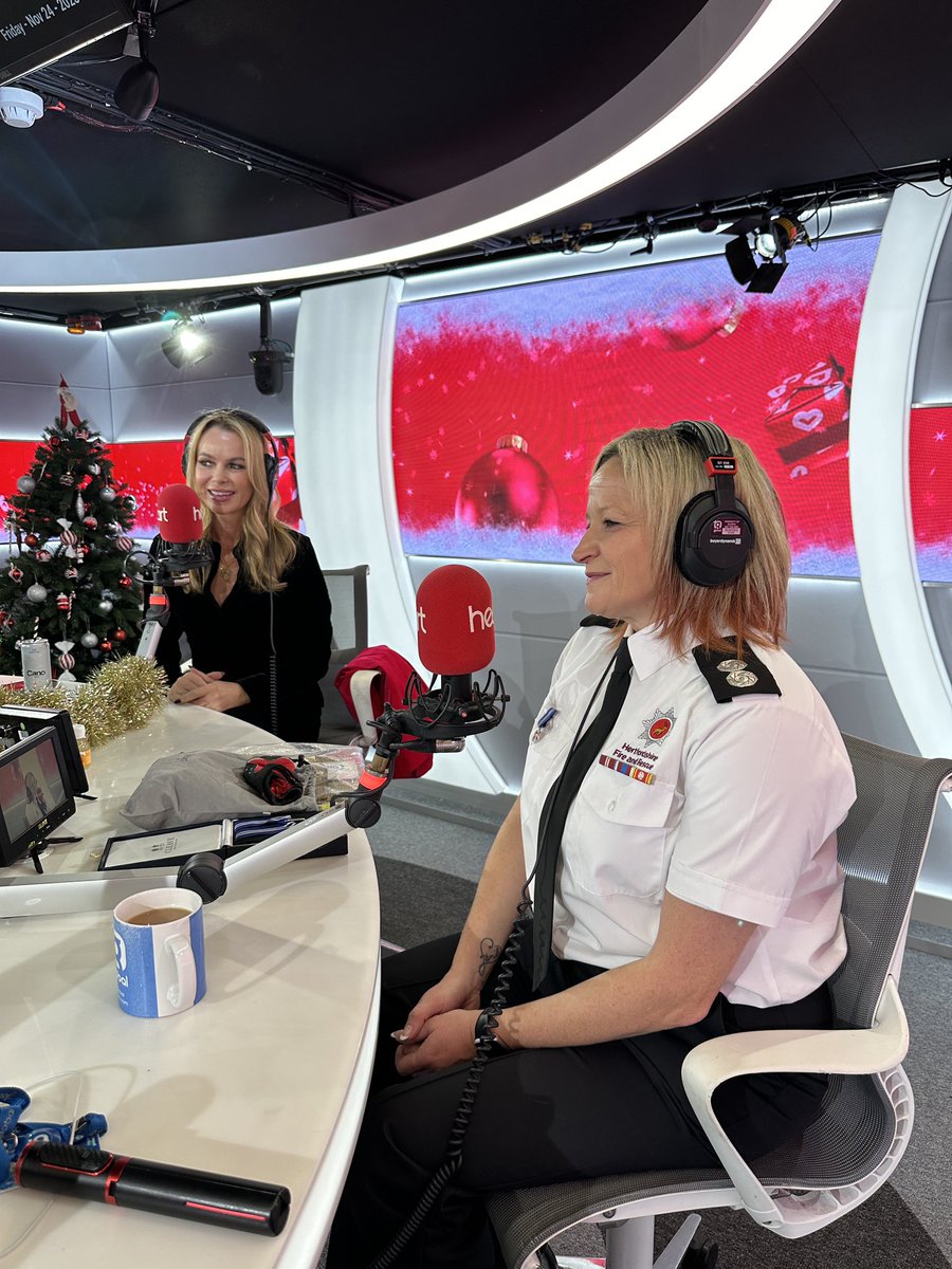 What a busy few days it’s been with media coverage about Reqs medal. Did you catch us on <a href="/thisisheart/">Heart</a> breakfast show with <a href="/JamieTheakston/">.</a> &amp; <a href="/AmandaHolden/">Amanda Holden</a> yesterday? They gave Reqs a tennis ball &amp; he had a great time running around the studio with it 😁🏅🎾🐾
#PDSAOrderOfMerit