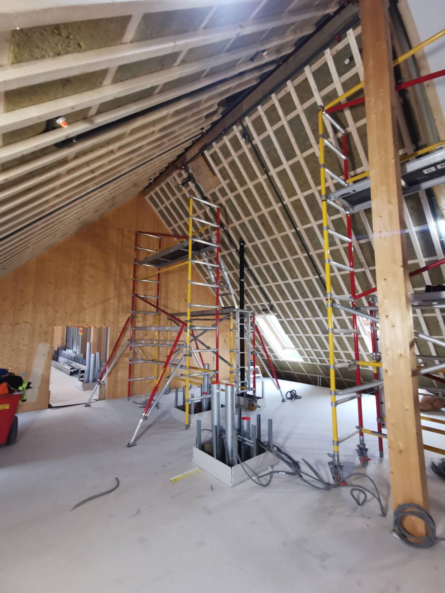 expanderamera's tweet image. Här är några bilder från en av våra byggarbetsplatser där våra anställda arbetar. Det är verkligen fantastiskt att se hur idéer och ansträngningar omvandlas till verkliga strukturer.  👷🏻‍♂️👌🏻
#ByggProjekt #byggbemanning #bygg #byggarbetare #yrkesarbetare