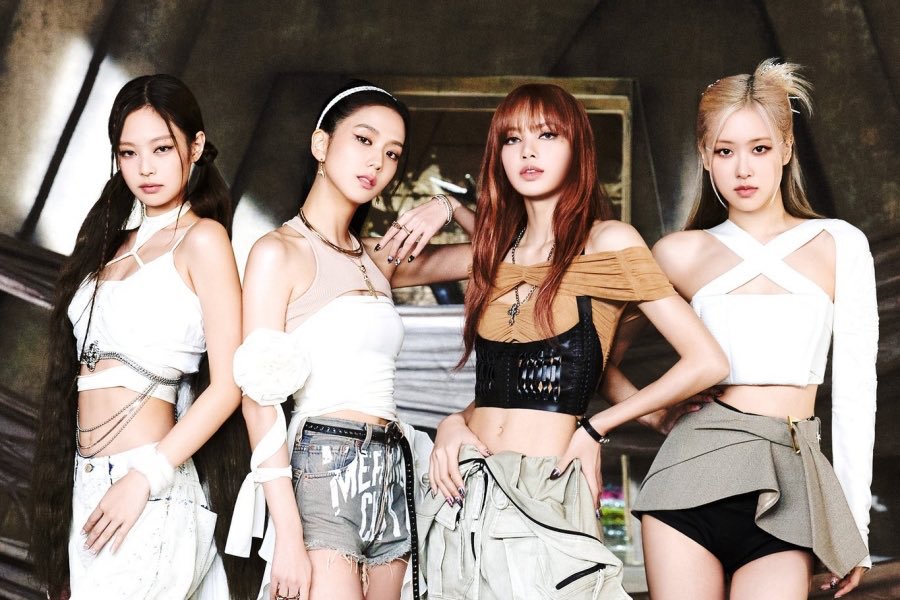 BabyBlack_twt's tweet photo. วันนี้ YG ยืนยันกับสื่อเกี่ยวกับการต่อสัญญากับ #BLACKPINK อีกครั้งว่า “ยังคงอยู่ในระหว่างการเจรจากัน” https://t.co/0pfOWGoKUy