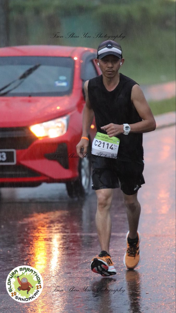 OReoTzx's tweet photo. hati yang sakit, malah kaki yang dihukum #elopurarun https://t.co/J0BLeW7tD0