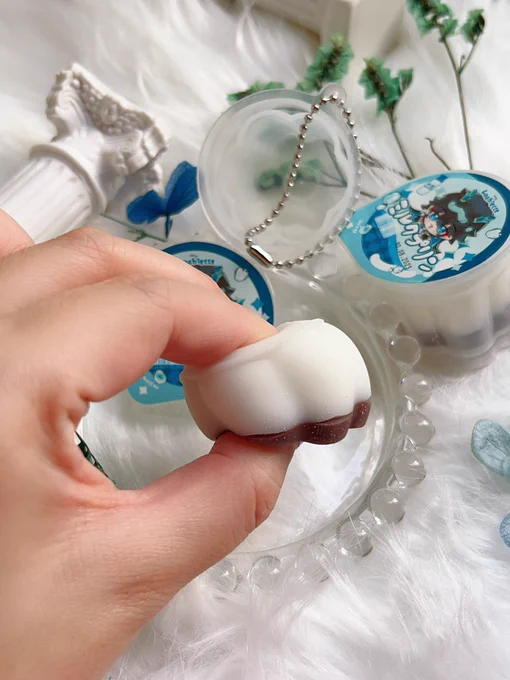 Special milk pudding made by Imbibitor Lunae The pudding is squishy it's so addictive to play with!! 