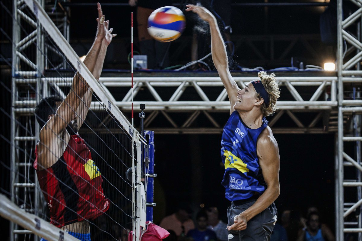 #ByNikiMarkov 
🇸🇪 Ahman & Hellvig zoom in on top of World Ranking 
🇨🇿 Perusic & Schweiner back to top three 
🇨🇳 Xue & Xia enter top ten 
en.volleyballworld.com/beachvolleybal… 
#FIVBWorldRanking #BeachProTour #RoadToParis #beachvolleyball #плаженволейбол 
@SvVolleyboll @volei