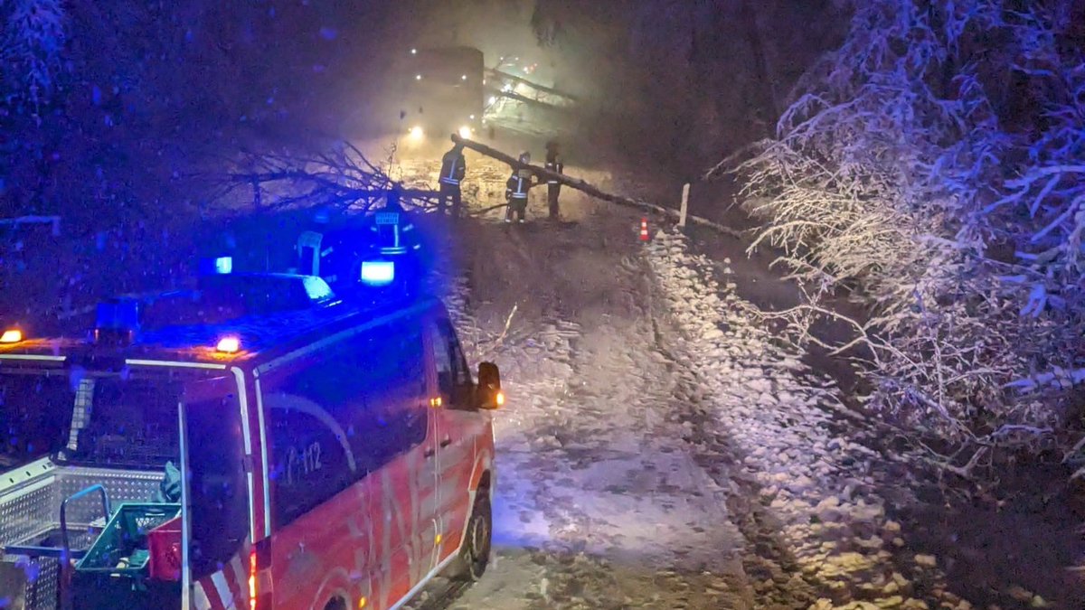 Feuerwehr Wiesbaden tweet media