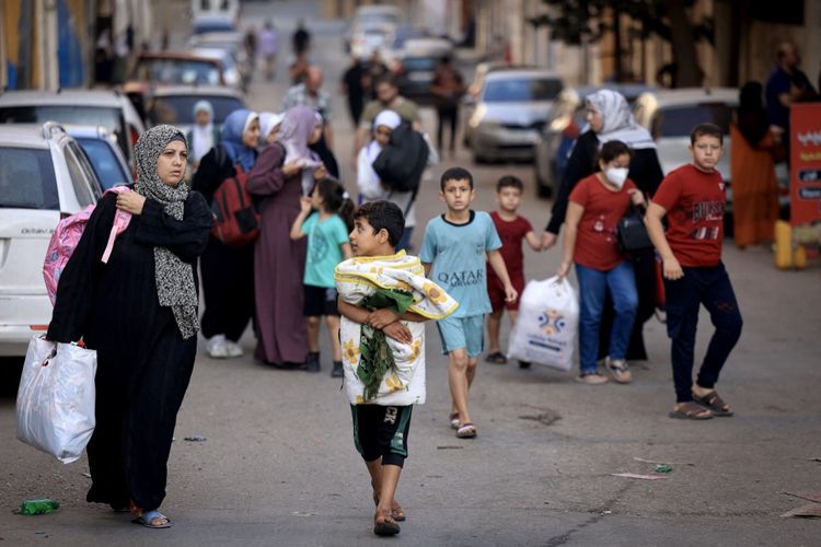FalkonIndo's tweet photo. Hamas Bebaskan Abigail, Anak 4 Tahun yang Kedua Orangtuanya Tewas di Israel https://t.co/qrueVfBiG6 #PerangHamasvsIsrael https://t.co/Ue0SY6V2gS