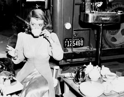 Bette Davis's #breakfast: coffee and cigarettes. Smokin'