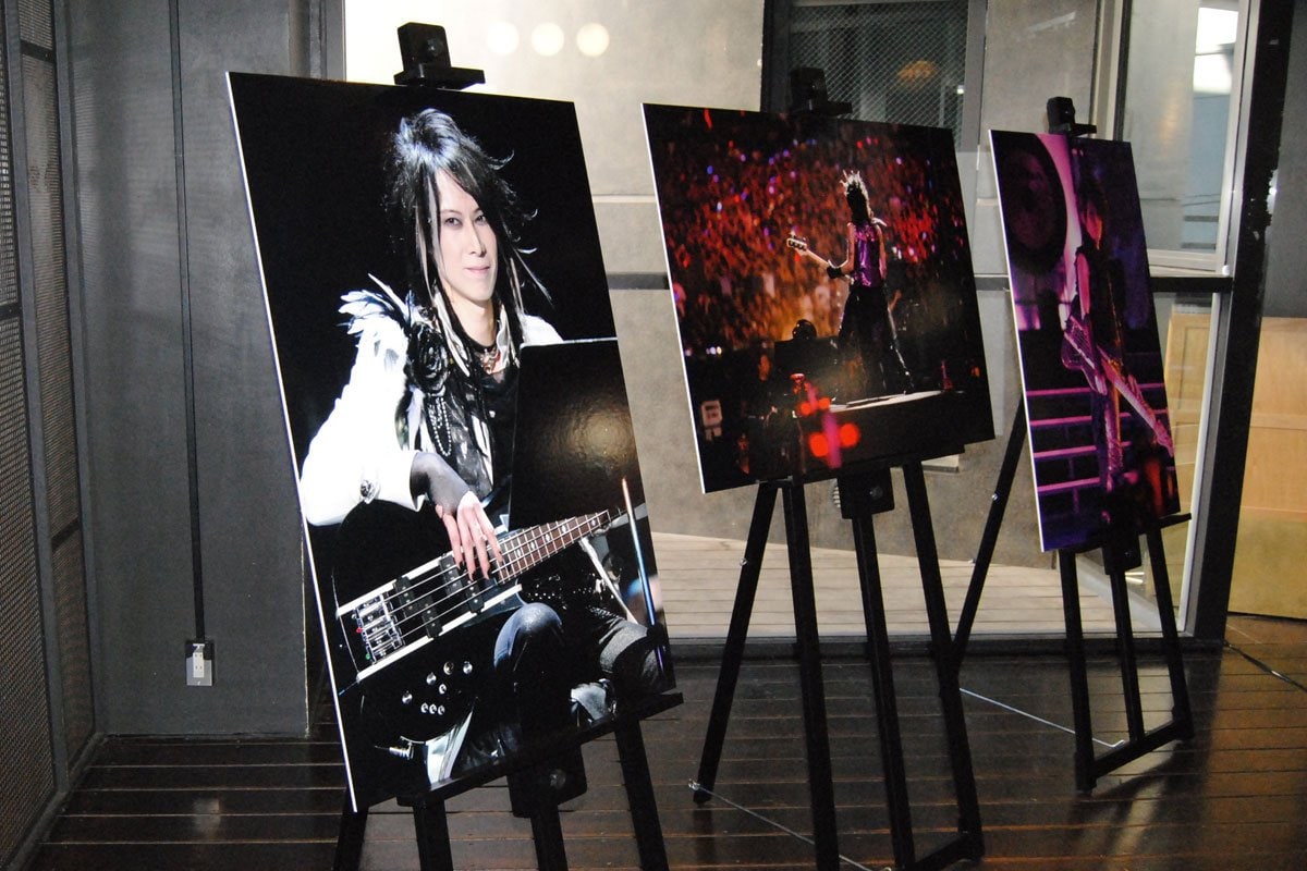 XJAPAN_INFO's tweet photo. X JAPAN・HEATHさんお別れ会　ファンは涙「どうして逝ってしまったのか」 https://t.co/aD41ioDvNx https://t.co/kz7zoLJJuR