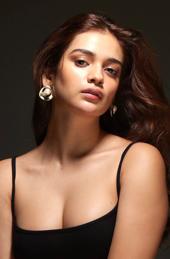 GAAOdekWQAAh3GP?format=jpg&name=900x900