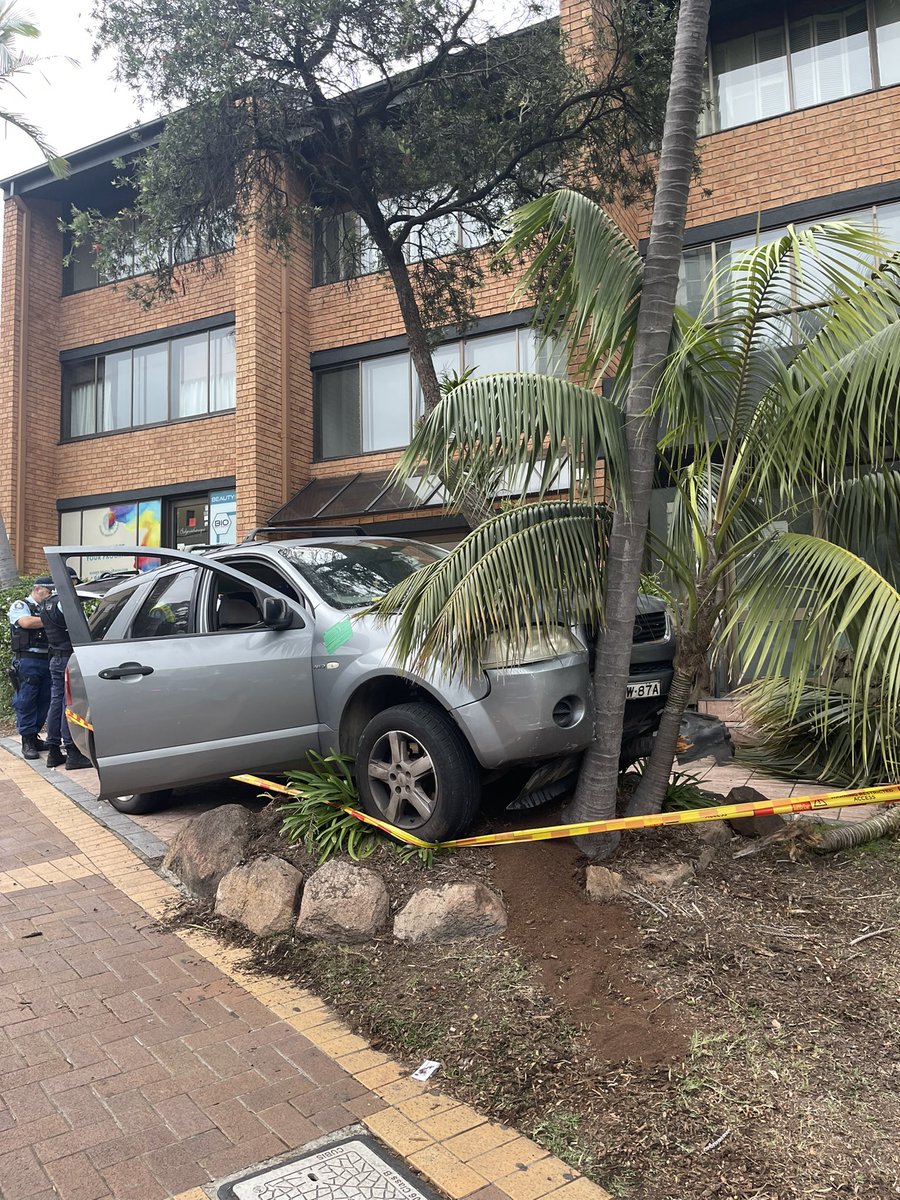 RossMillen's tweet photo. Not everyday you see a crash car like this in Sydney! Gone through the barriers on the side of the road and smashed into a tree on New South Head Road in Edgecliff.

Heaps of police officers at the scene! https://t.co/4DhHjDcGHx