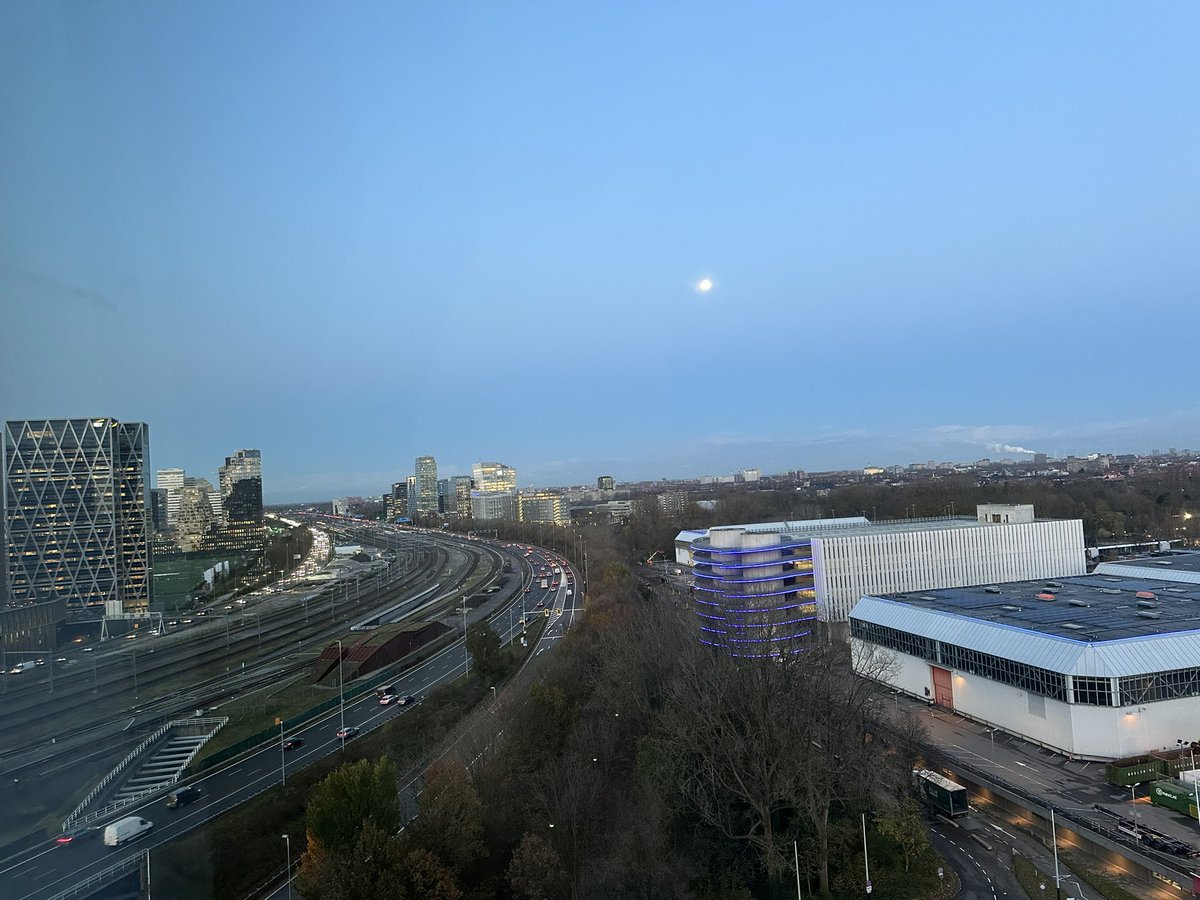 AtholyMardies's tweet image. Good morning, Amsterdam! What a wonderful day to kick-off #ESPC main conference!