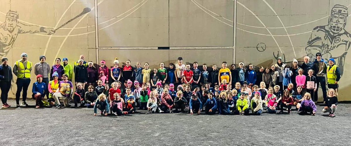 FergalsInsights's tweet photo. New Youth Programme delivered by Galbally Runners volunteers over 4 weeks finished last night at the brilliant @DGNHurlingclub , 80+ young people developing their confidence and honing their skills, all whilst having super fun. https://t.co/8ir8rLc4hj