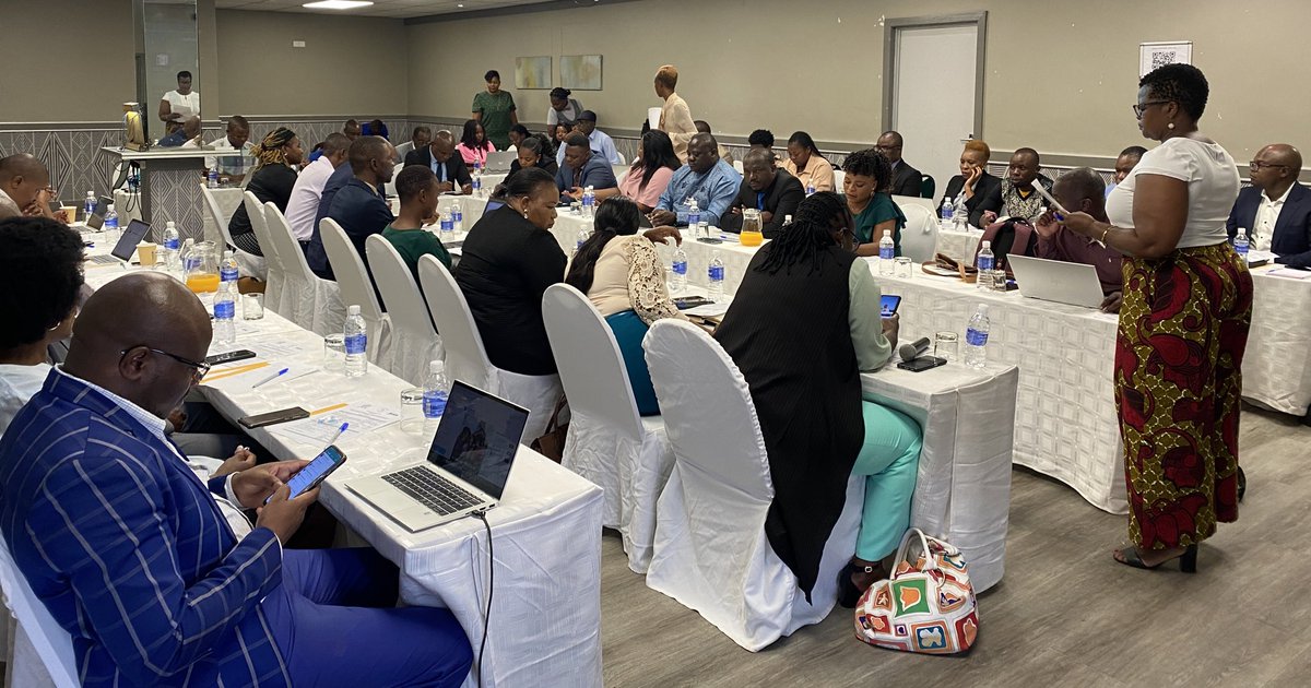 ZIMCODD1's tweet photo. We’re hosting an oversight capacity strengthening program with @ParliamentZim Committee on Health  in partnership with @zichire. Present are portfolio members &amp; the budget office. Follow the thread below for updates. ⬇️🧵 https://t.co/CHZuZyy5rO