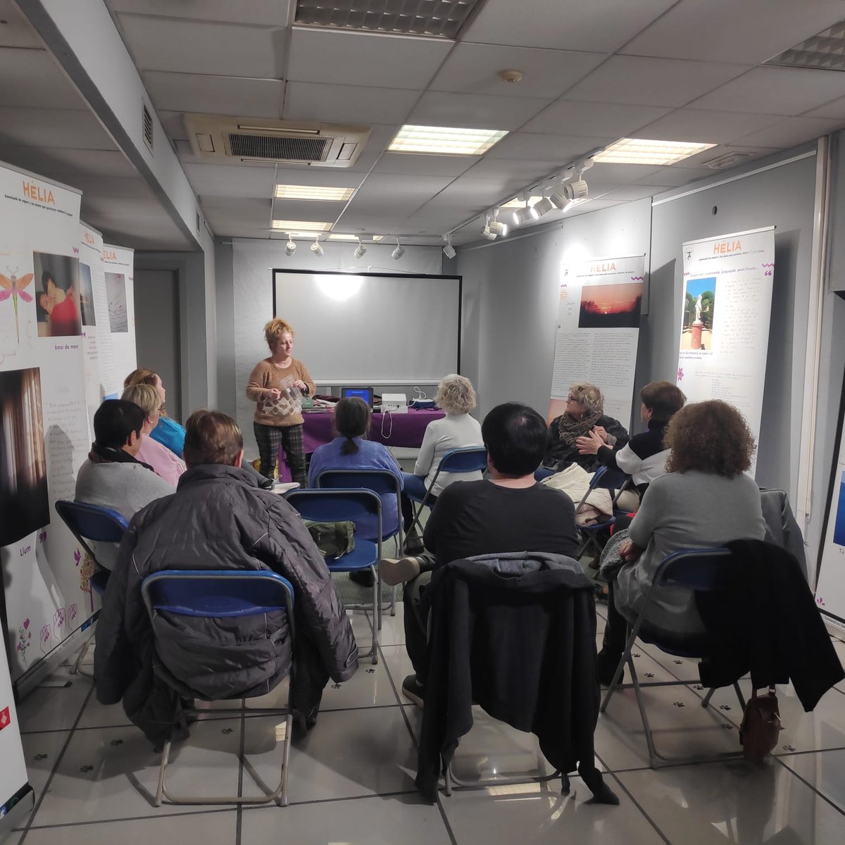 lescires's tweet photo. Gracies a la Imma Trujillo per la seva interessant xerrada Ús didàctic i terapèutic de les joguines sexuals, a totes les assistents i especialment a la regidora Aina Galcera per el seu acompanyament https://t.co/y3rGlPaRii