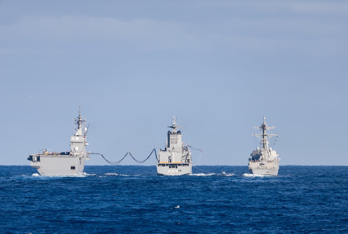 #HMASStalwart recently conducted a double Replenishment at Sea with the @JMSDF_PAO and @USNavy during #AnnualEx.

RAS's offer a valuable opportunity for our personnel to conduct tight manoeuvres, and transfer important stores and fuel to enable the seamless operations.

#POTD