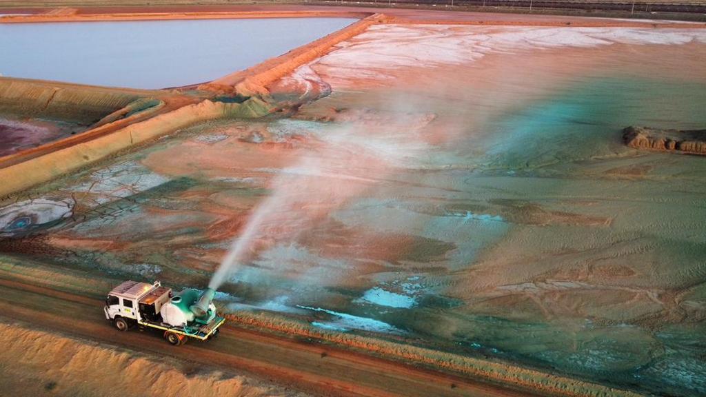 𝐇𝐞𝐭 𝐧𝐞𝐯𝐞𝐥𝐭, 𝐡𝐞𝐭 𝐧𝐞𝐯𝐞𝐥𝐭... 💦

Niet alleen komt het hier met bakken uit de hemel. Ook aan de andere kant van de wereld, in Australië, komen de druppels naar beneden! 🇦🇺

Waar het ook is: onze Tera Waternevelaar draait het hele jaar door! 

#stofbestrijding