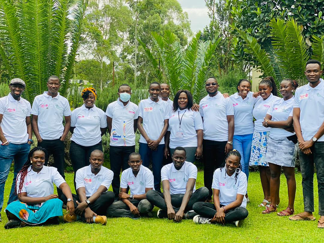 RctKabarole's tweet photo. As you sip your porridge at only 1k while having those memories of your days in school dressed in your school uniform,you will be contributing to TRF, let's get those Western Cluster Retreat insights with our cups of porridge today.
Join us at Daj Guest House at 6pm-7pm. https://t.co/onNGGrEqFv