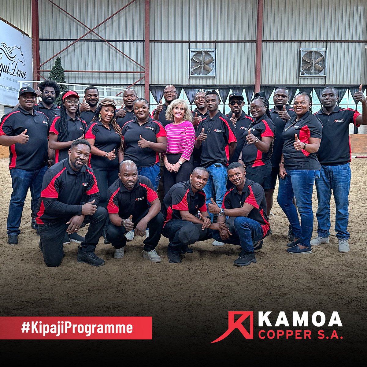 kamoa_copper_sa's tweet image. Les recherches montrent que les signaux non verbaux représentent +/- 70 % de la communication humaine. C'est pourquoi nos apprenants de Kipaji ont embarqués dans un voyage de leadership unique avec des chevaux pour apprendre à diriger avec confiance et empathie
#DevelopingLeaders