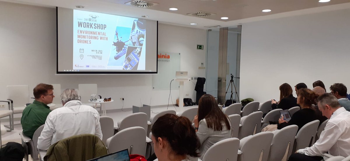 OloresOrg's tweet photo. The Workshop Environmental monitoring with drones is ready to start. Quite an interesting Workshop organized in Valencia organized by @DAM_Aguas https://t.co/Xc3wbfySZJ